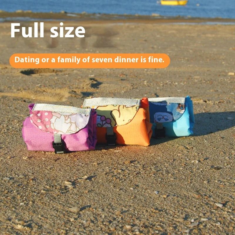 

Portable beach mat waterproof and sand proof foldable seaside waterproof and wear-resistant foldable pocket picnic mat
