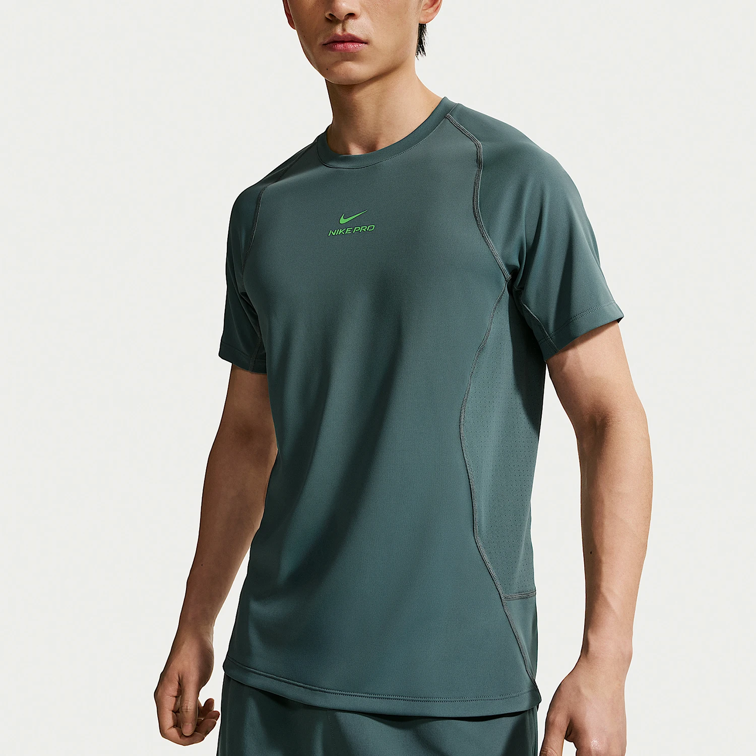 Camiseta masculina Nike Authentic Summer Pro Training com gola redonda e manga curta HV0410-382