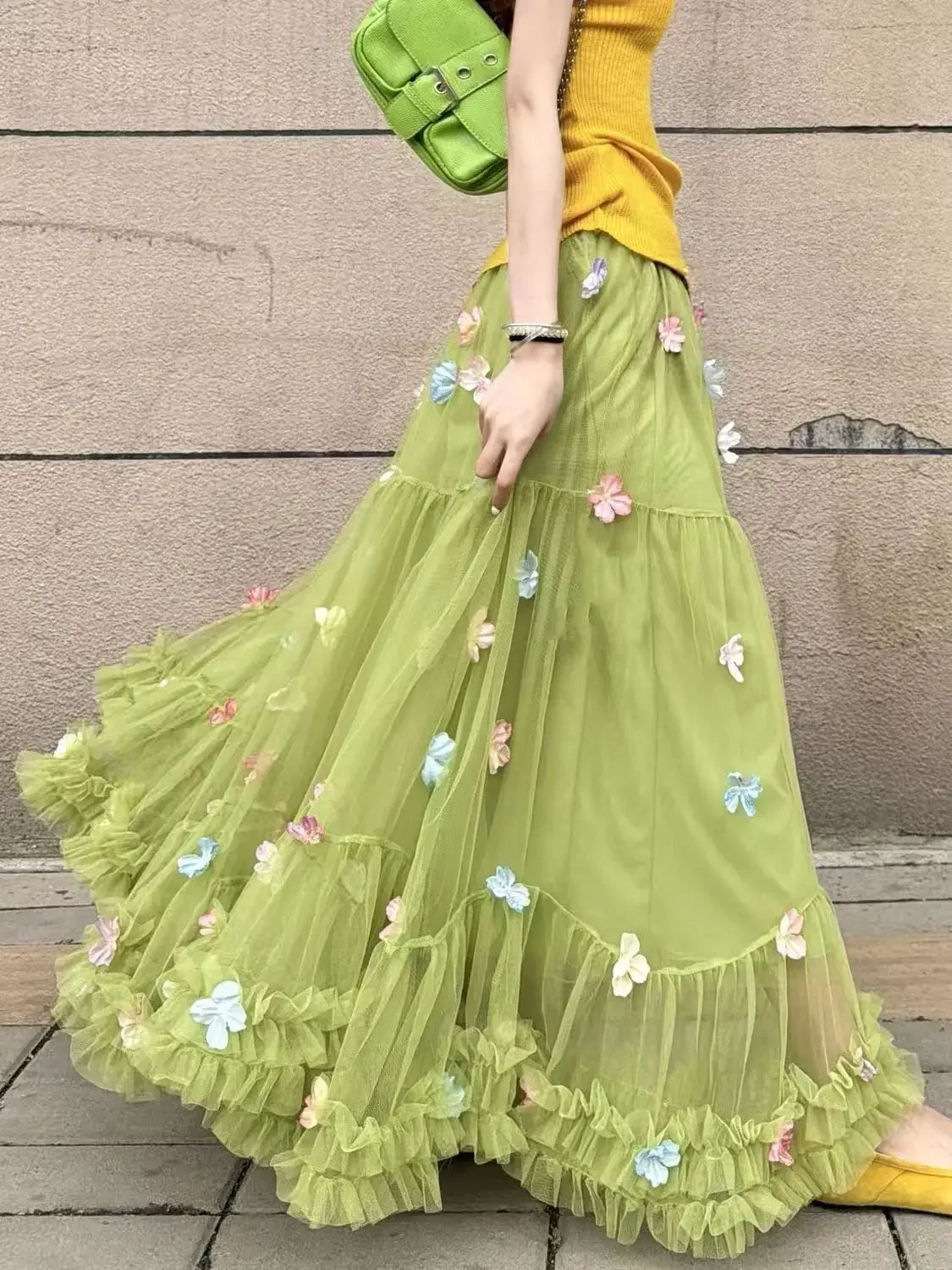 The new high-waisted and sweet mesh half-length dress for women in summer is designed Green Heavy Industry