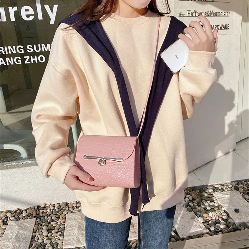 Vrouwen Riem Crossbody Tassen Nieuwe Stijl Koreaanse Messenger Bag Pu Lederen Candy Color Lock Gesp Veelzijdige Schouder Telefoon Handtas