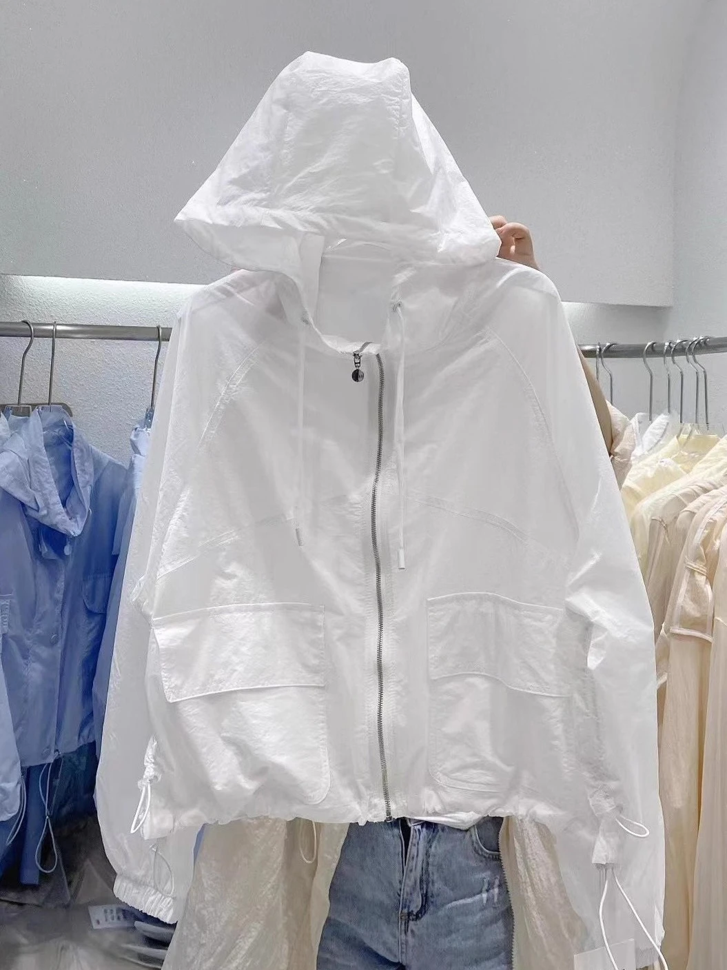 

Мужская летняя тонкая дышащая свободная куртка-худи большого размера 300 Pou с защитой от солнца и боковыми шнурками...