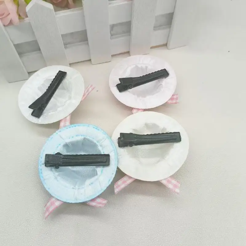 4 Stück Mini-Haarspangen und Haargummis in Strohhut-Form, weiche Pastellfarben, Karomuster-Schleifen für Mädchen, ideal als Sommer-Haarschmuck für den täglichen Gebrauch. – Detail 11