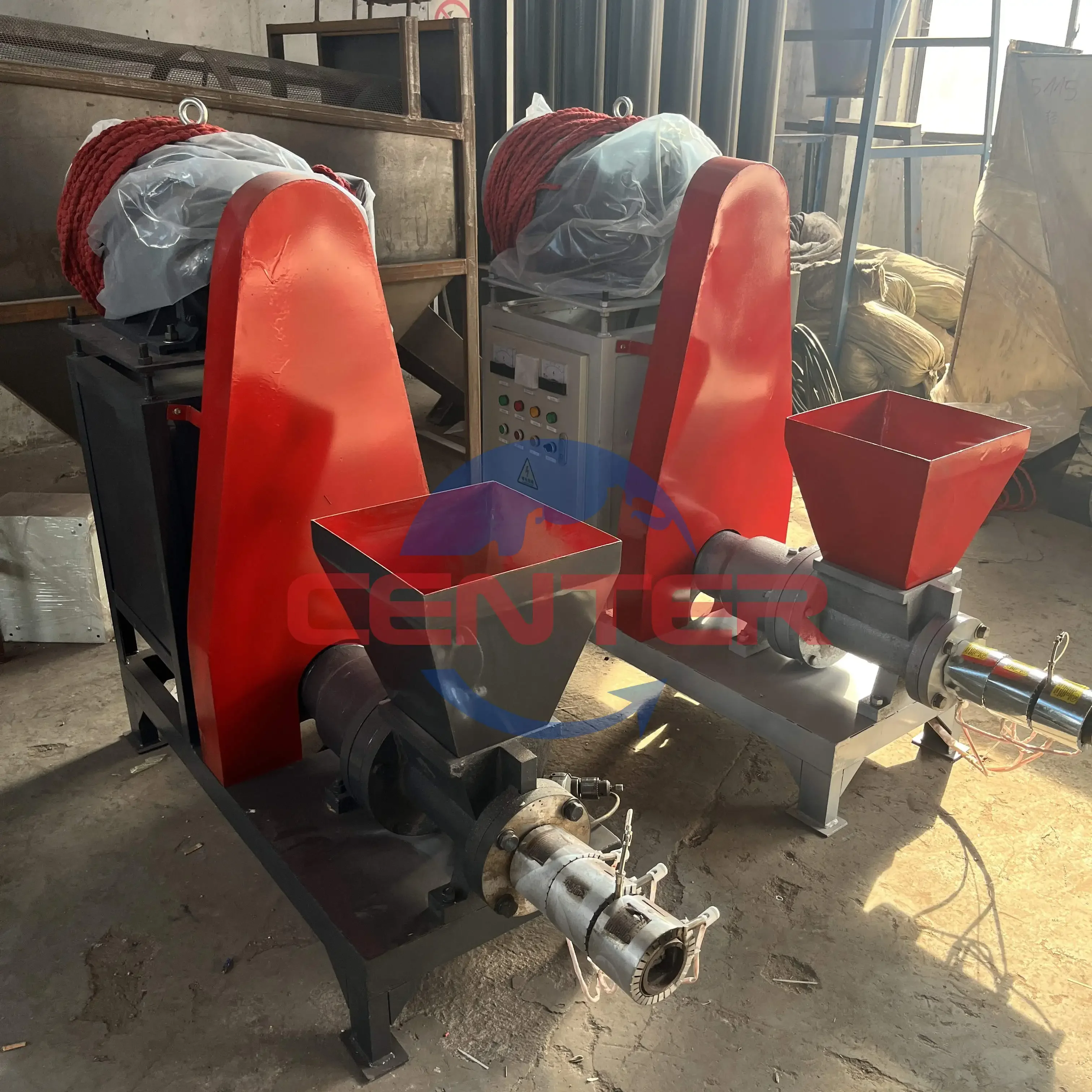 New Type Screw Type Rice Husk Sawdust Briquette Machine Making Machine Biomass