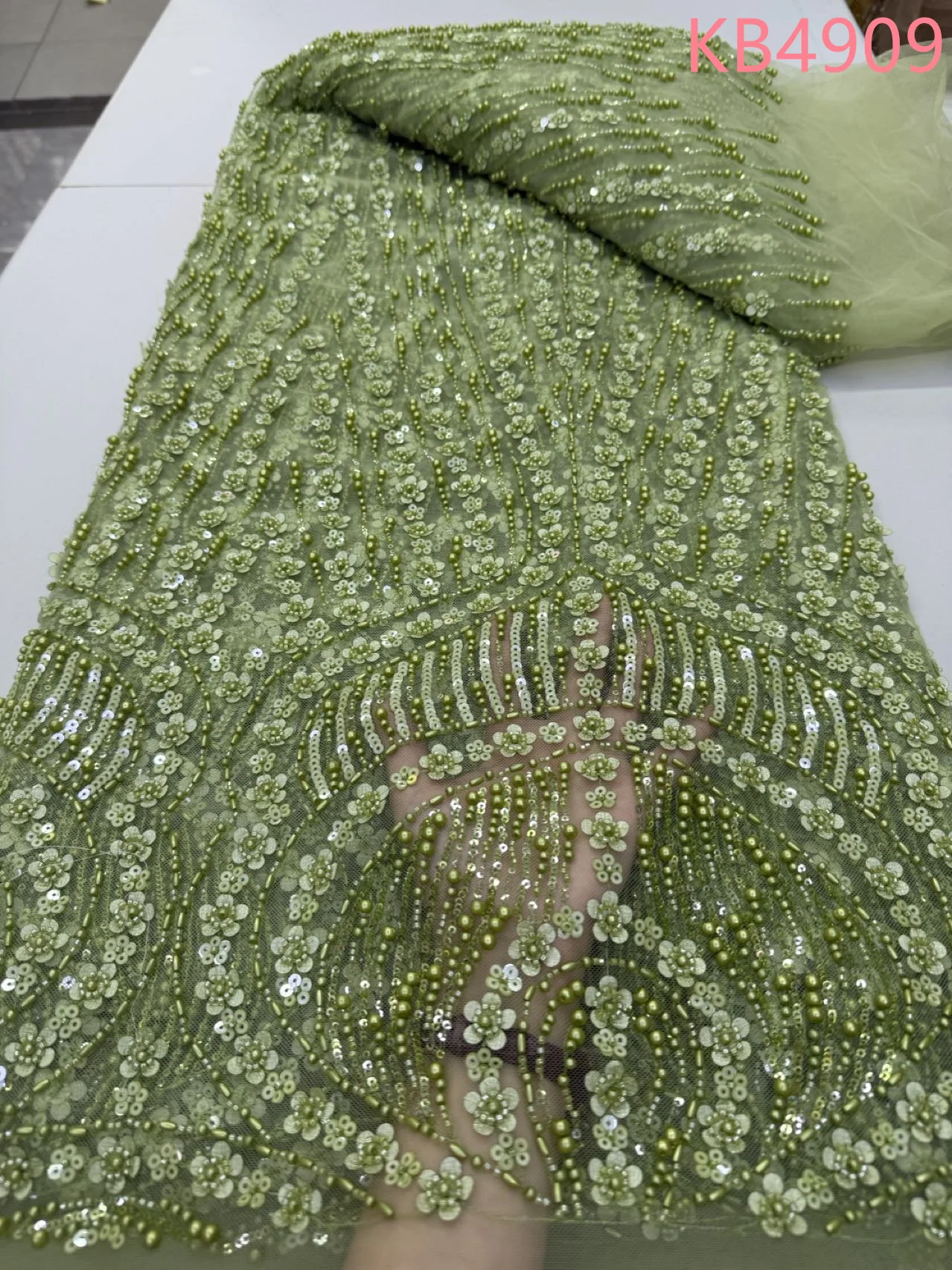 الأبيض مطرز أقمشة الدانتيل الأفريقي أقمشة الدانتيل 5 ياردة جودة عالية 2025 النيجيري الترتر تول النسيج لفستان الزفاف KB4909