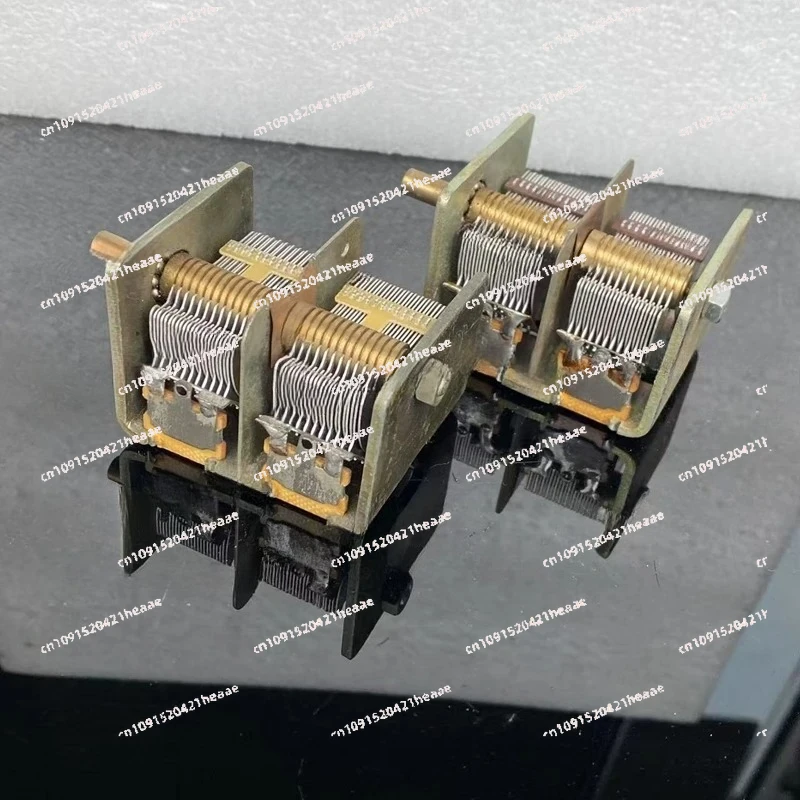 

Suitable for para componente electrónico radio tubo 711 Condensador ajustable variable dual -2-365 izquierdo y derecho,