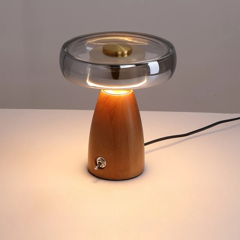 Middle Ancient Style Solid Wood Desk Lamp Bedroom Study French Retro Designer Creative Atmosphere Bedside Lamp Home Decor