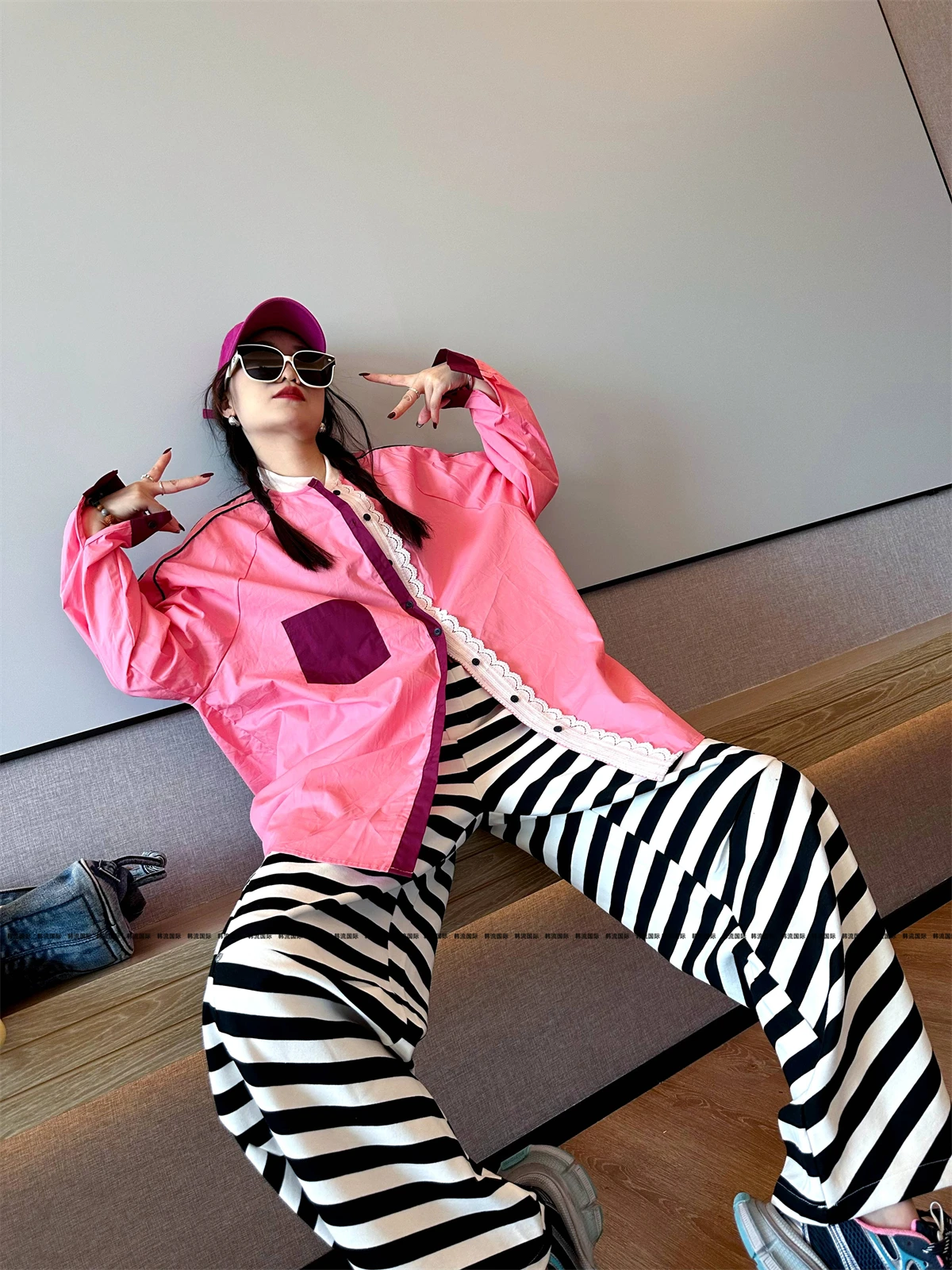 Oversized Shirts 2025 Spring Autumn New Loose Pocket Versatile Shirt Women Mid-Length Cartoon Print Single-Breasted Shirt Tops