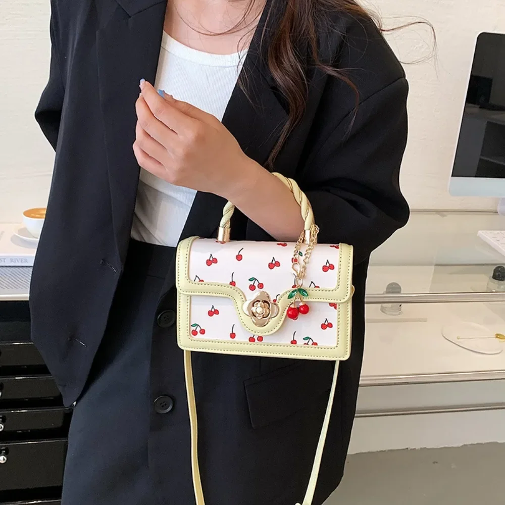 

Cherry Blossom Crossbody Bag for Women - Vintage Square Chain Strap Small Purse, Fashion Versatile Wallet Messenger Bag