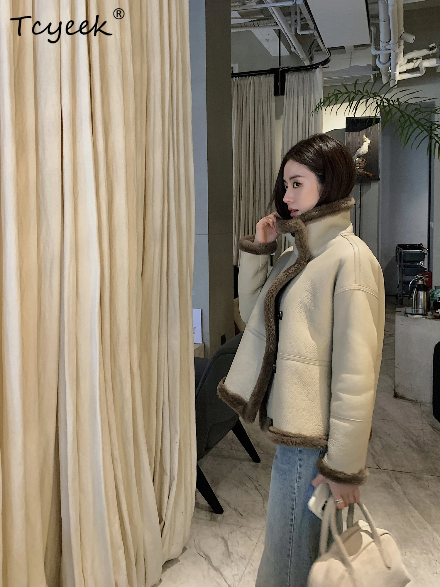Tcyeek Lana Autunno Inverno Versione coreana di fascia alta Pelliccia integrata Colletto rialzato Cappotto corto in pelliccia di lana da donna Fourrures Femme