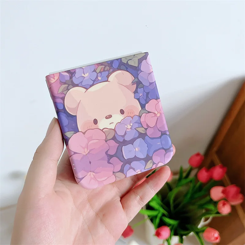 เคสลายหมีดอกไม้สีม่วงสำหรับ Samsung Galaxy Z Flip 7 6 5 4 เคสป้องกันด้านหลังสำหรับ ZFlip5 ZFlip6 ZFlip7