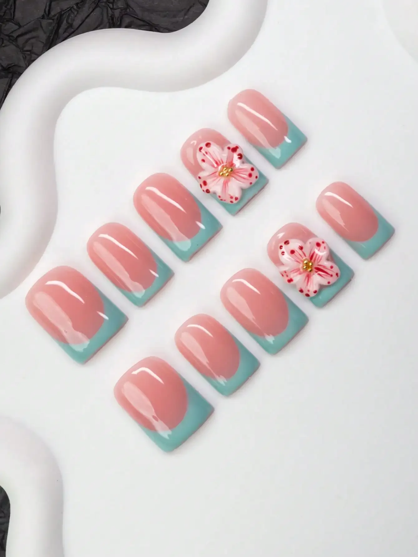 

10pcs/Set Handmade Square Nail Tips, Y2K Baddie Style, Nude & Green Color With French Tips And Floral Design, Suitable For Women