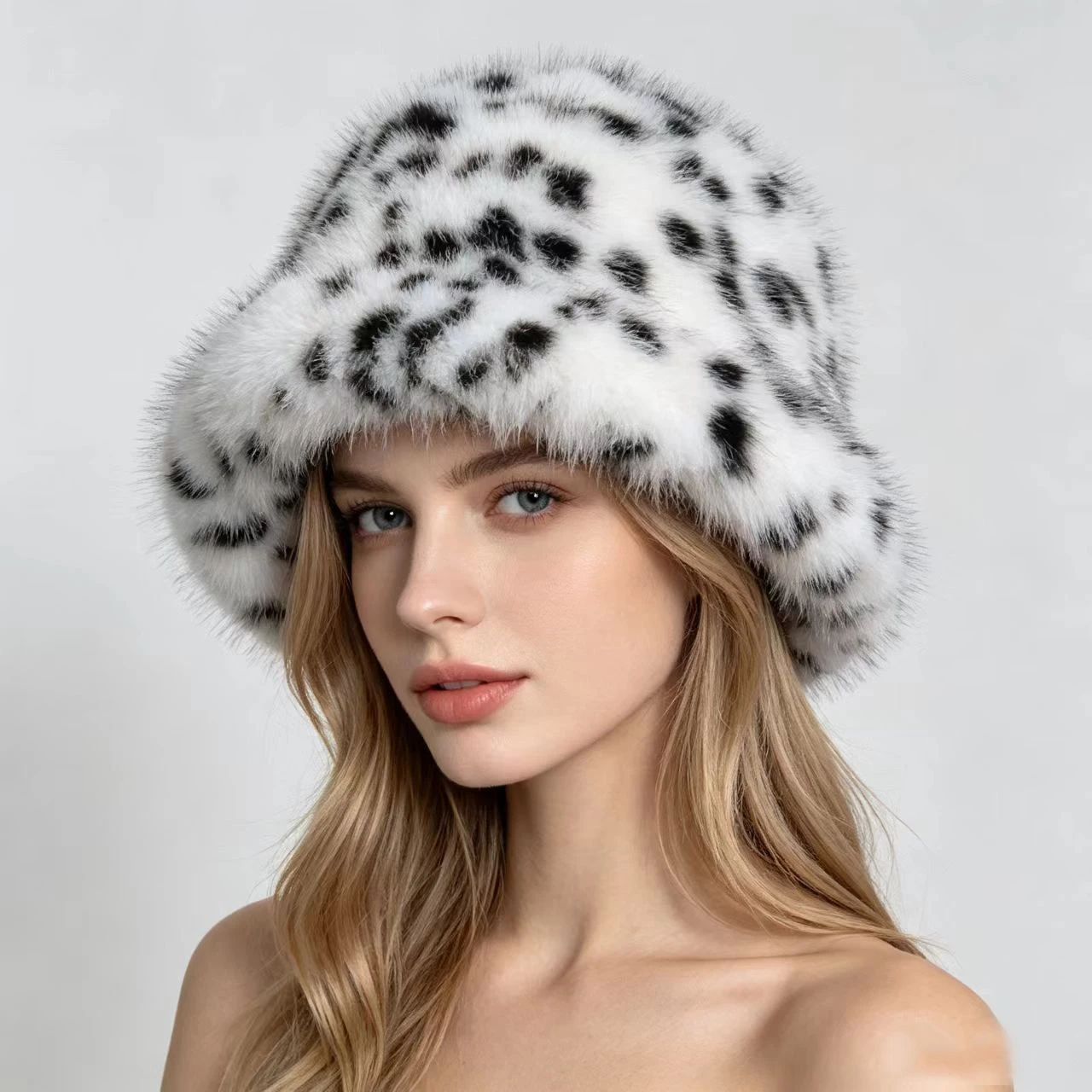Women's winter warm anti-cold earflap hat; plush hat; leopard print hat; bucket hat; outdoor versatile face-slimming