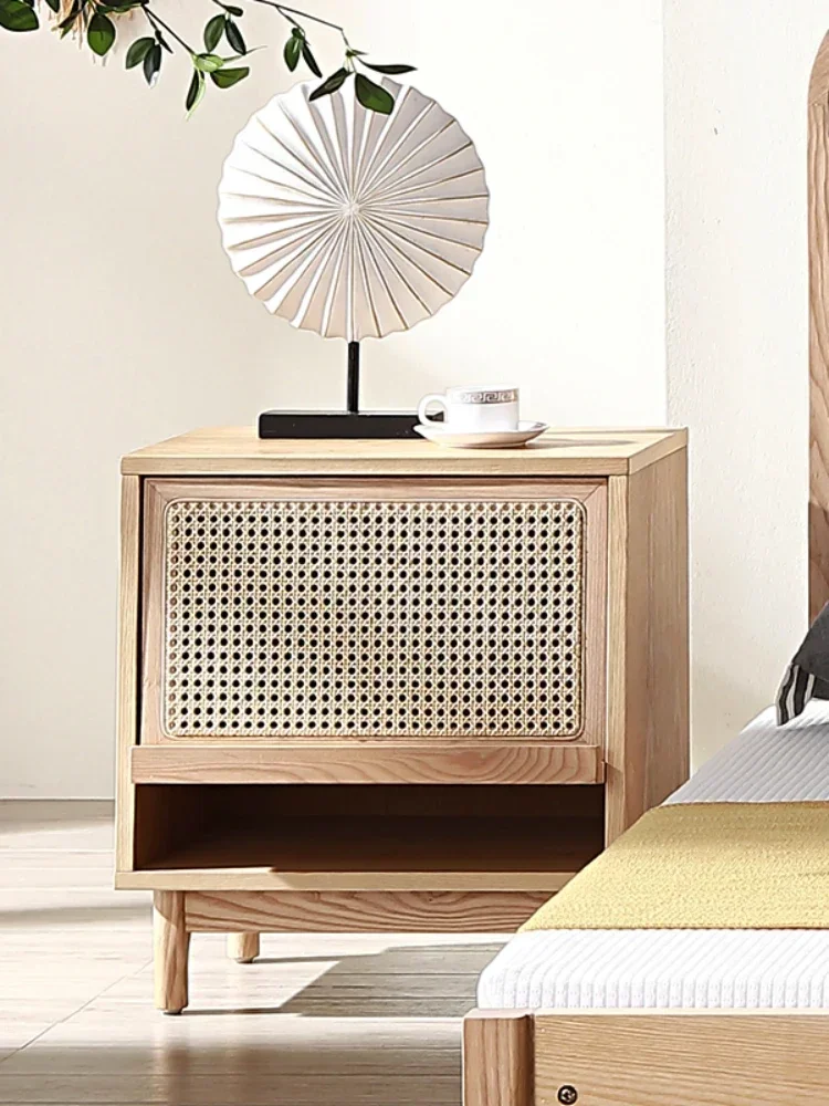 北欧籐無垢材ベッドサイドキャビネットシンプルなベッドサイドロッカーマスターベッドルーム収納キャビネット