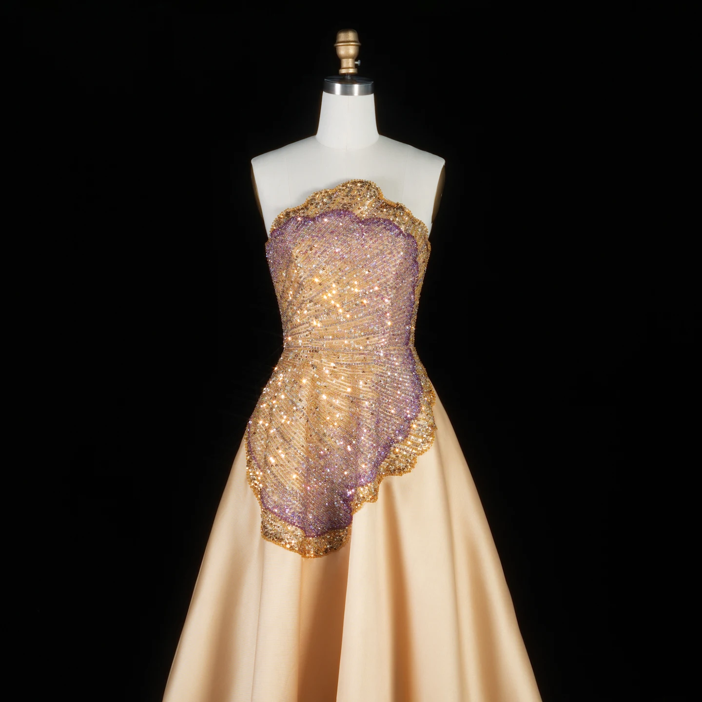 Sharon Said Dubai Luxuriöses Goldfarbenes Trägerloses A-Linien-Abendkleid mit Perlenbesetzten Handschuhen, Damen-Abendkleid SS377 Maßanfertigung – Detail 4