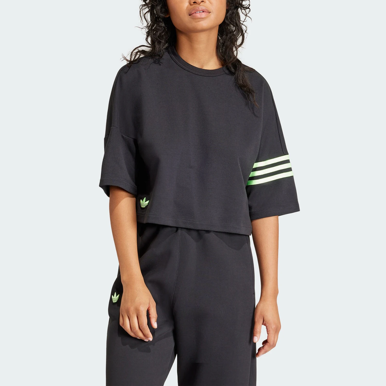 

Adidas Original Three Stripes NEUCL TEE Women's Sports Short Sleeve T-shirt IU2499