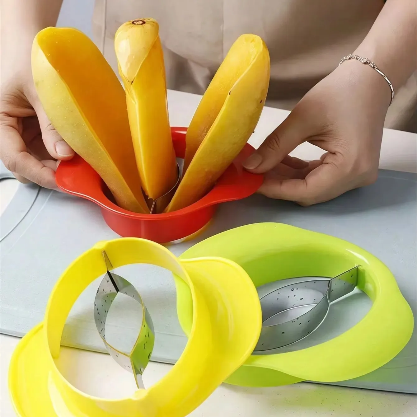 Mango Peeler Mango Slicer Peeler and Peeling Tool Mango Divider Fruit Slices Peeler Ergonomic Mango