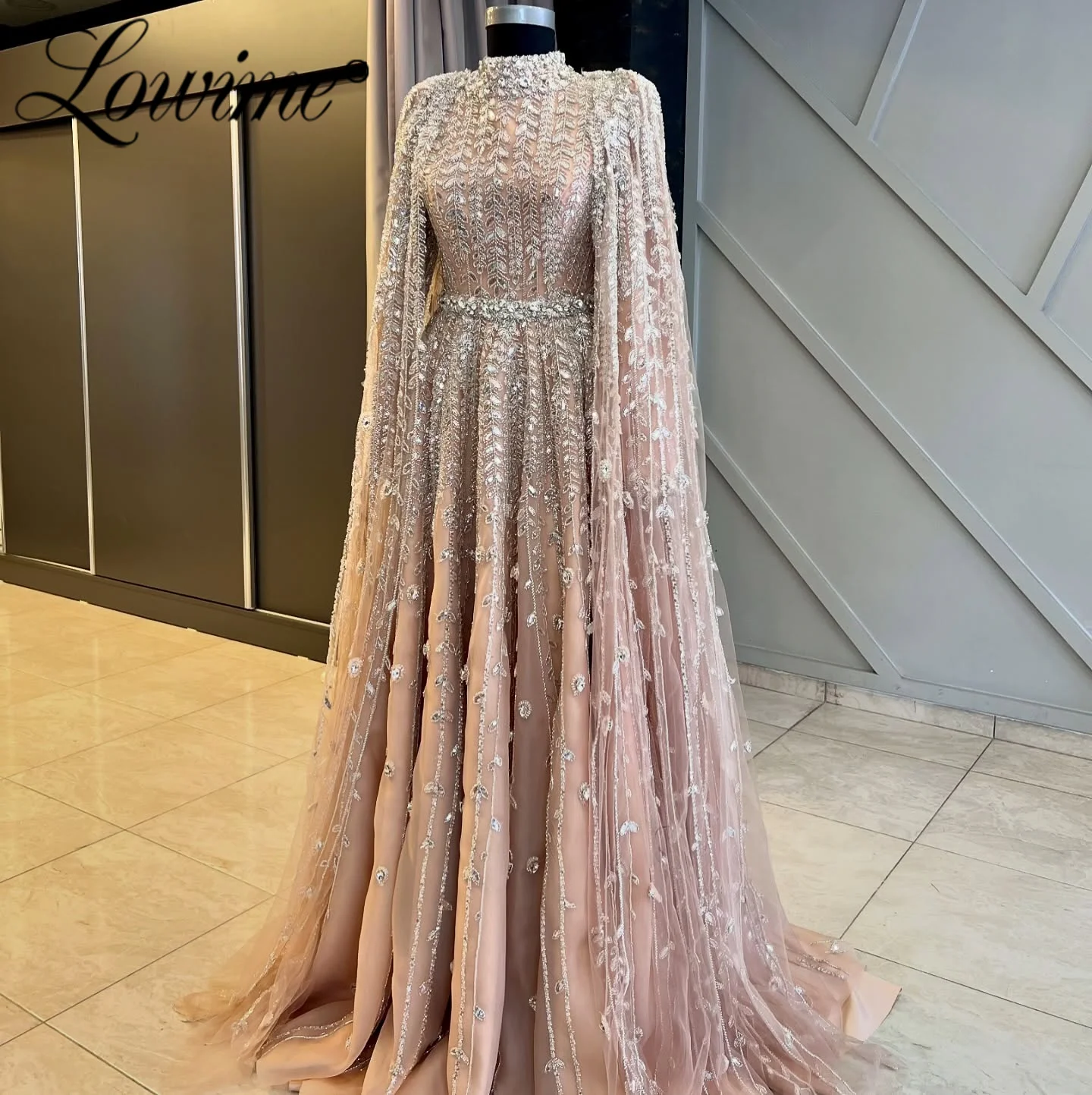 Muslim Cape Sleeves Formal Evening Dress Customized Heavy Beaded Pearls Floral Prom Dresses 2025 A Line Arabic Dubai Party Dress