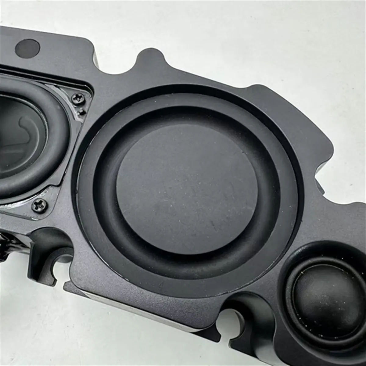 【BUY NOW】1PCS Hi-Fi 2-Way Passive Speaker Triple Driver Dual Bass Diaphragms & Long-Throw Dual Tweeters for Home / Studio Audio