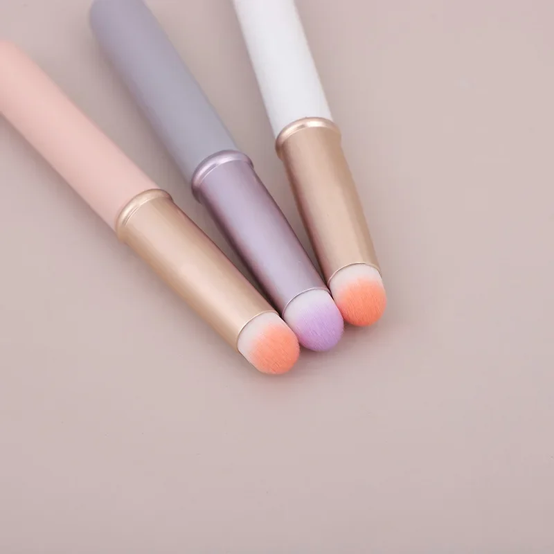 Lip Lipstick with Round Head and Cover Brush Halo Dye Concealer Details Makeup Portable Travel Makeup Tools Soft Firm Durable