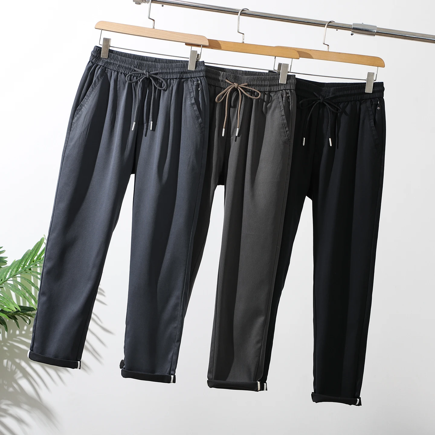 

Men's Casual Straight Leg Pants Spring Season Elastic Waist Breathable Comfortable Pure Color Loose Fit Long Trousers