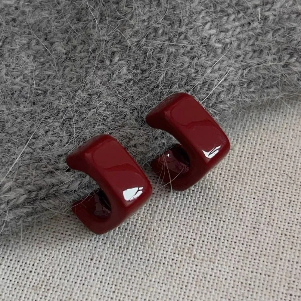 Acrylic Dark Red Drip Glaze Stud Earrings Lightweight Alloy C-Shaped Earrings Sweet Glossy Enamel Hoop Earrings Casual