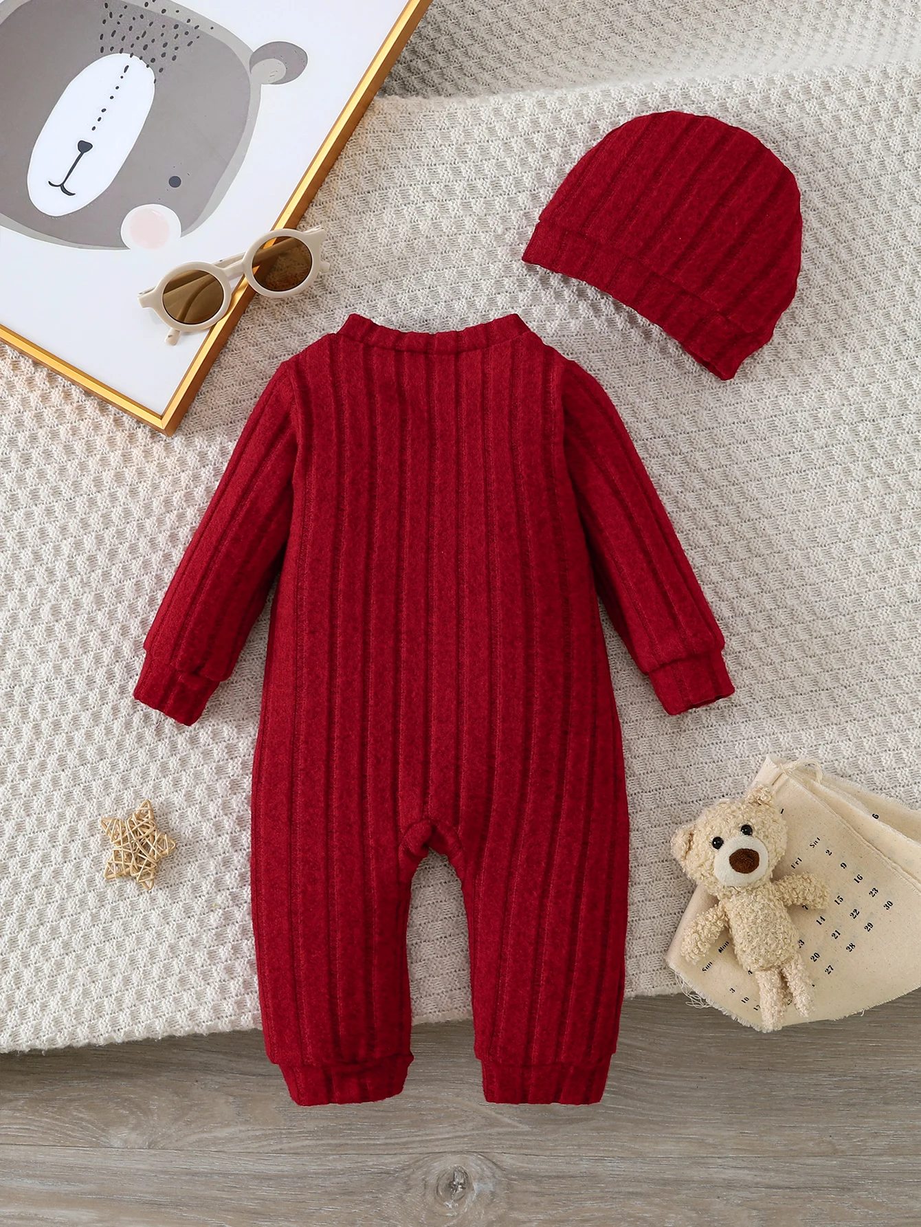 【Baby Boy】Autumn & Winter Red Onesie with Front Single-Breasted Buttons and Cute Bear Badge on Chest + Red Hat Set Featuring a W