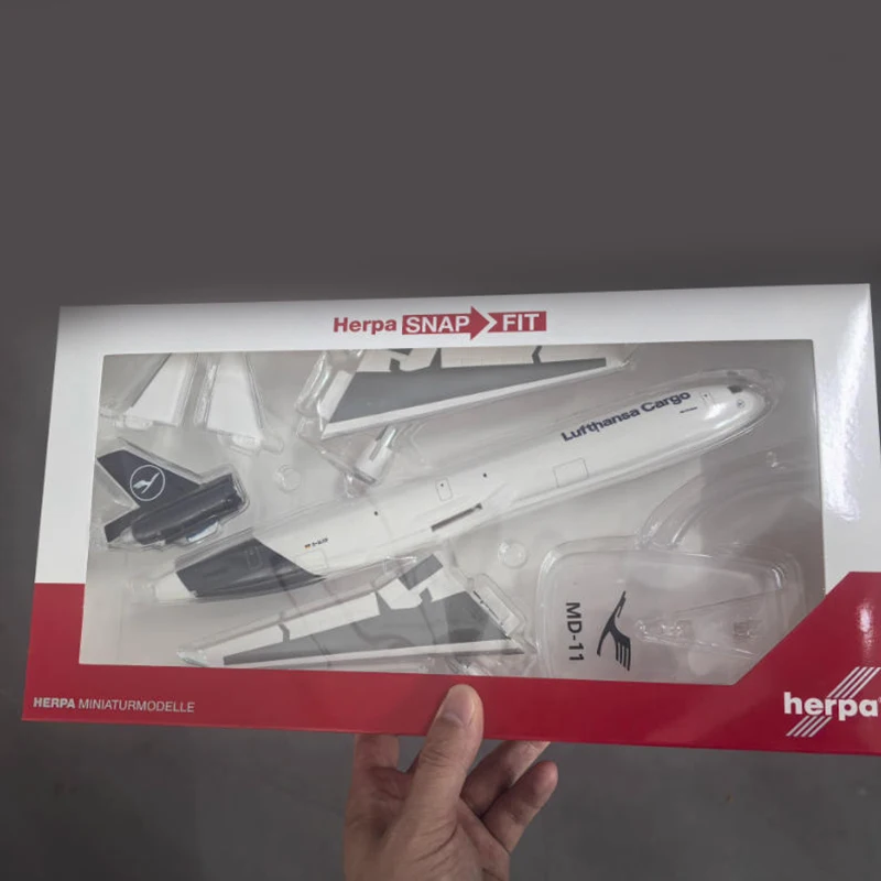 هيربا 1:200 مقياس MD11 لوفتهانزا البضائع الطائرات محاكاة الانتهاء نموذج طائرة الانتهاء لعبة تذكارية هدية