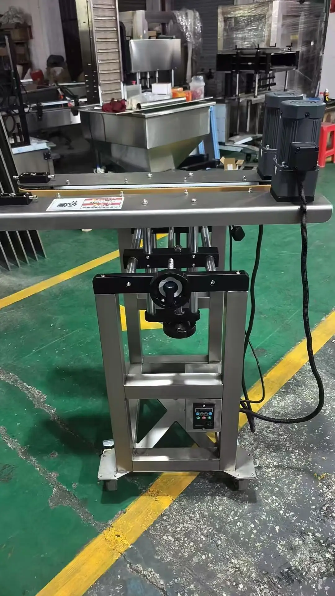 Clamping Bottle Bottomless Side Transfer Belt Clip Conveyor Machine Working Coding Machine Yeto 220V/110V
