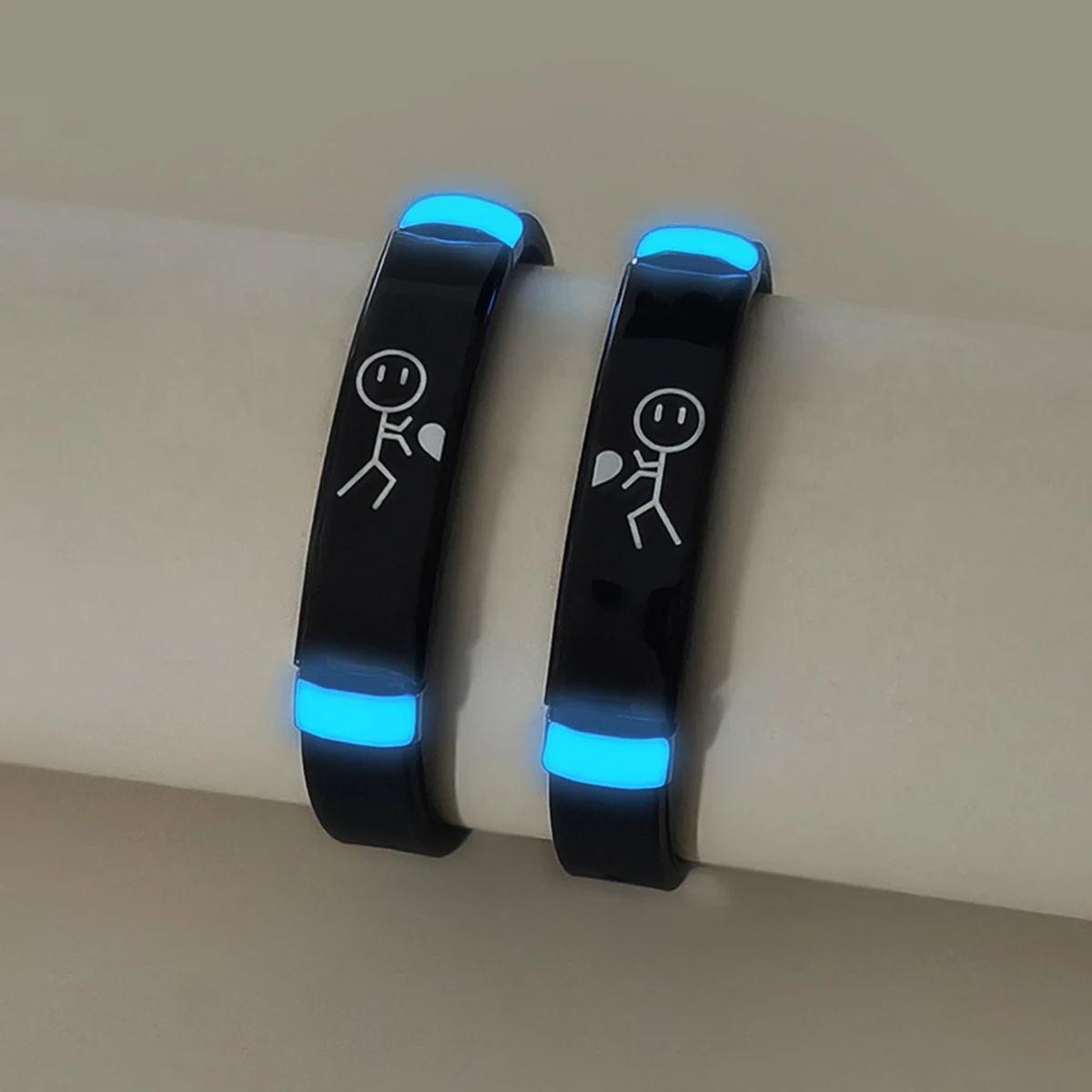 2 Pieces/Set Luminous Accessory Small Figure Heart-Shaped Combined Love Couple Bracelets Festival Gifts