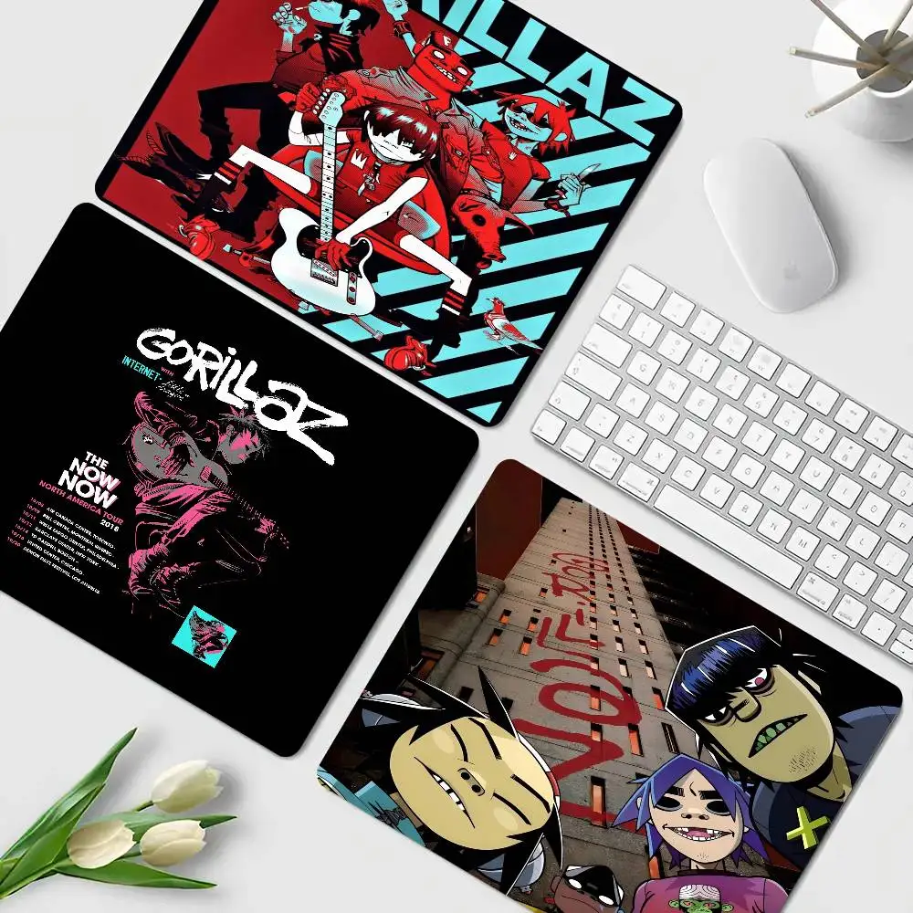 

Retro Gorillaz Music Prints Shortcuts Mouse Pad Small Office Mousepad Cloth with Non-Slip Rubber Base for Home Computer Laptop