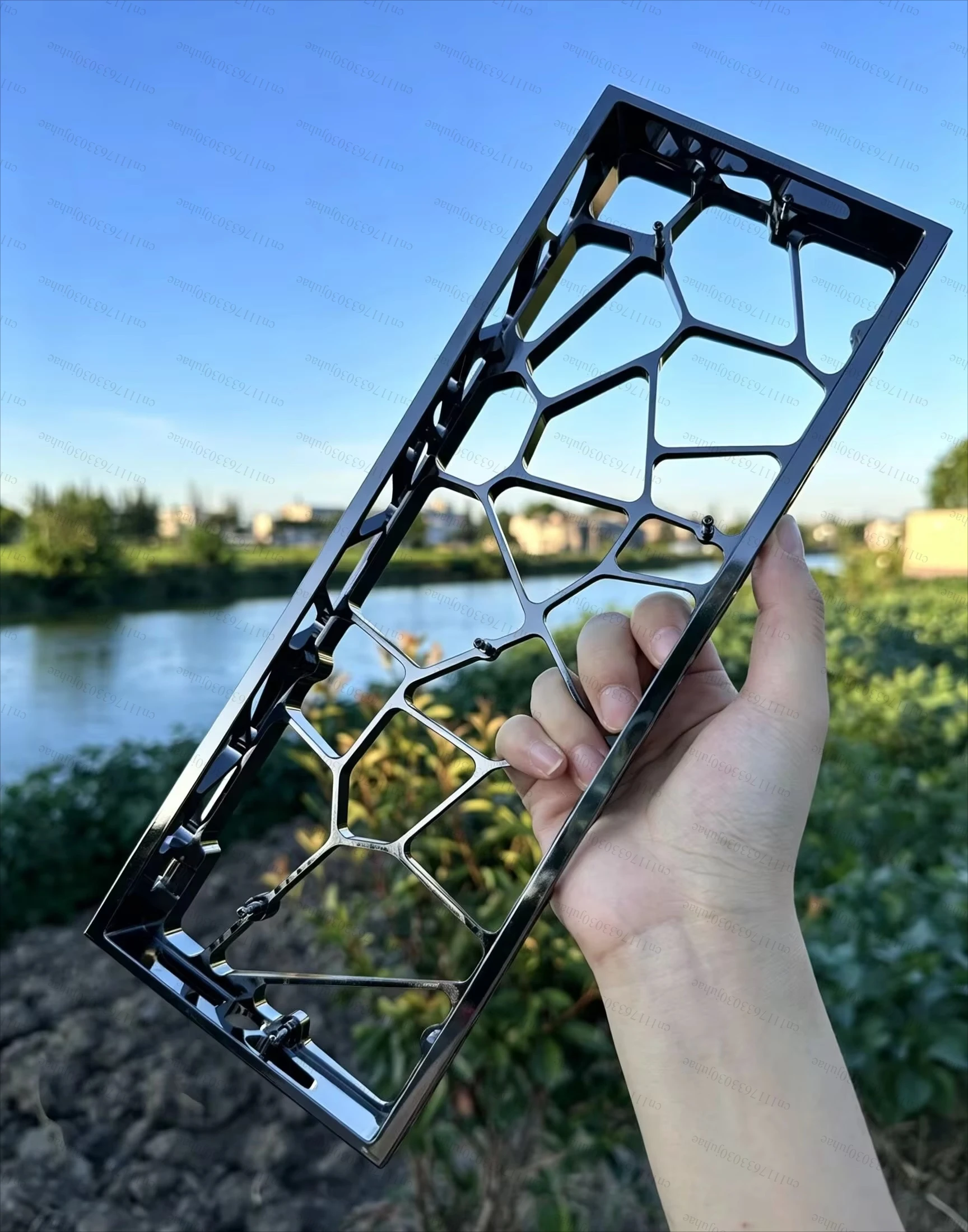 Spot Compatible Wooting60 Mirror Holy Aluminum Alloy Mechanical Keyboard Shell with Ribbon Mouth Design GH60 Hole Mirror Version
