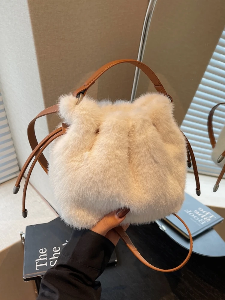 

Faionable Plu сумка через плечо Женская сумка Pure Color Buet ape Мягкая кожаная ручка Легкая сумка для повседневного использования