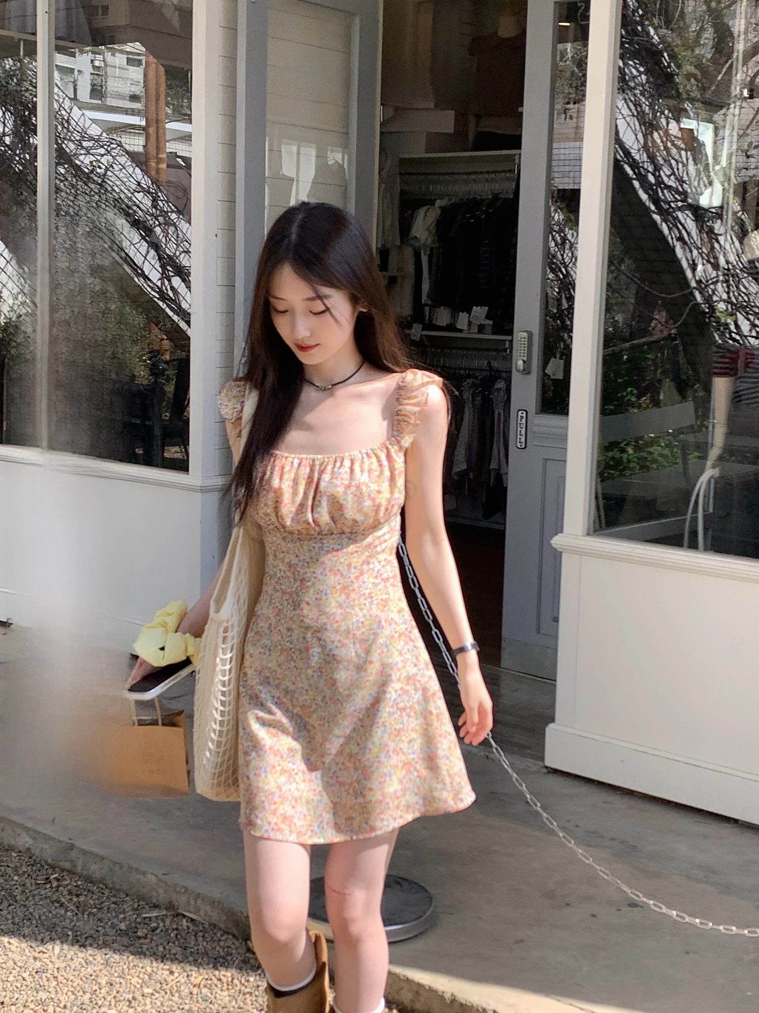 

Пляжное платье Sinbounboun с цветочным принтом, приталенное, с вырезом халтер, квадратным воротником и завязками на талии, женская мода 2026, новинка