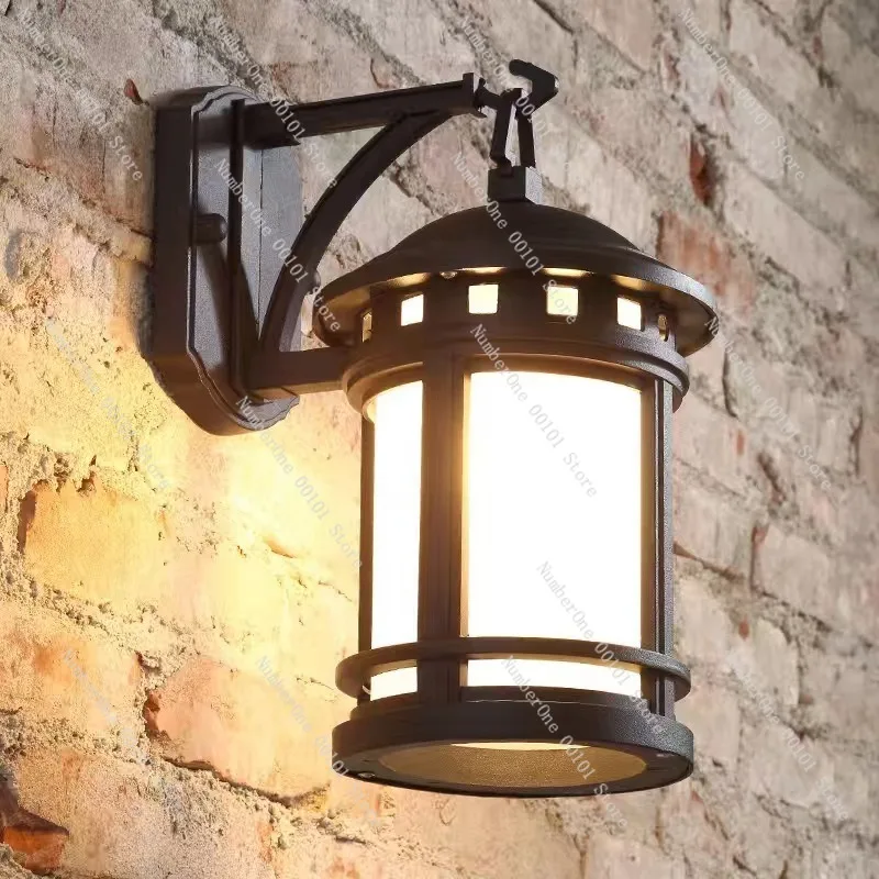 Outdoor wall lamp, waterproof courtyard light, European villa gate wall light, power-connected country-style lamp