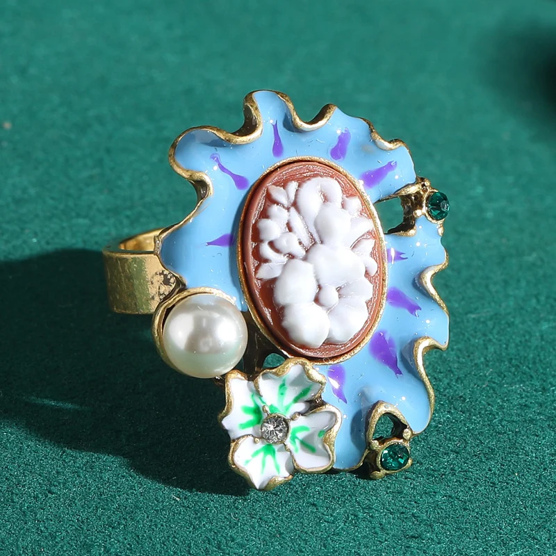 

Vintage Blue Petal Flower Big Pearl Ring Rhinestone Gold Color For Woman Luxury High Quality Jewelry Designer Thanksgiving Party