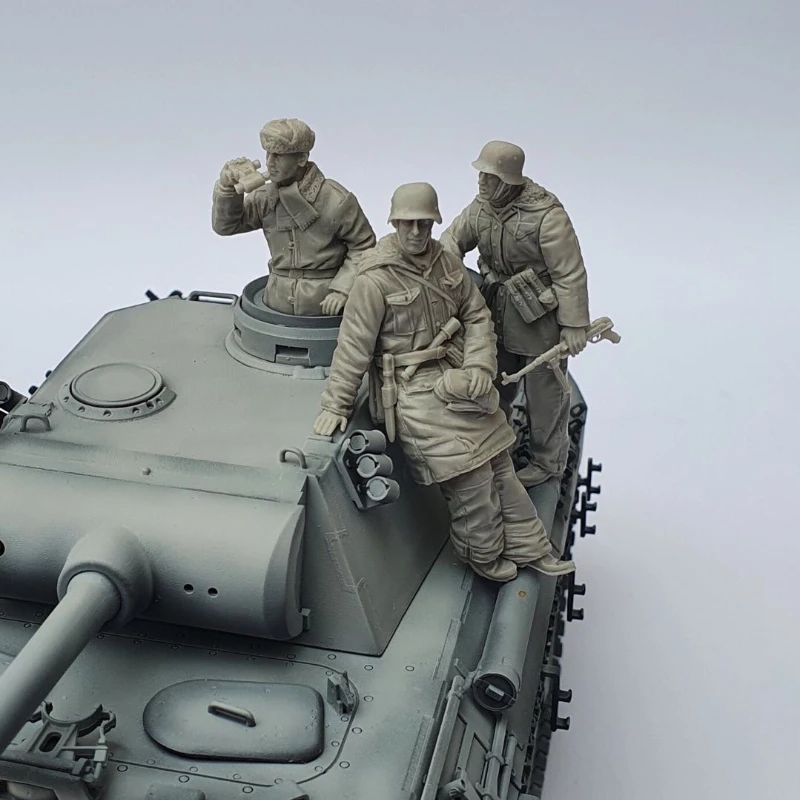 1/35 Scale Resin Figure Model Kit History Mini Military Tank Crew 3 People Micro Miniature Statue Unpainted and Unassembled