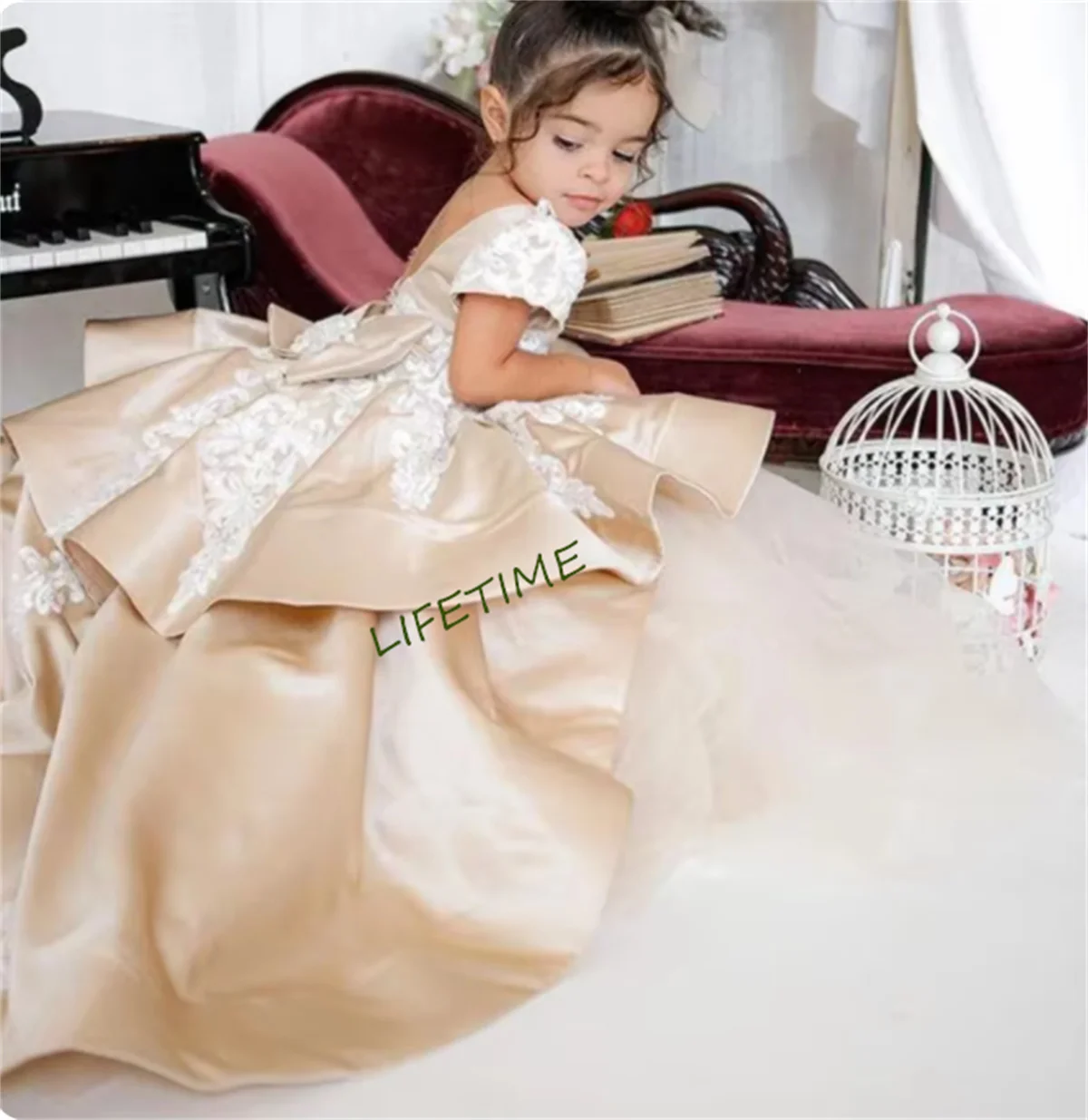 CustomizedElegent Ball Gown Flower Girl Dresses For Wedding Solid Gold Satin with Lace Decoration Girls Birthday Dress Child 1-1