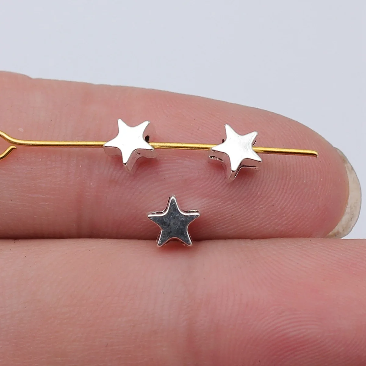 WYSIWYG 100pcs 5.6x5.6x3.2mm 4 Colors Star Small Hole Beads Five-Pointed Star Small Hole Beads For DIY Jewelry Making