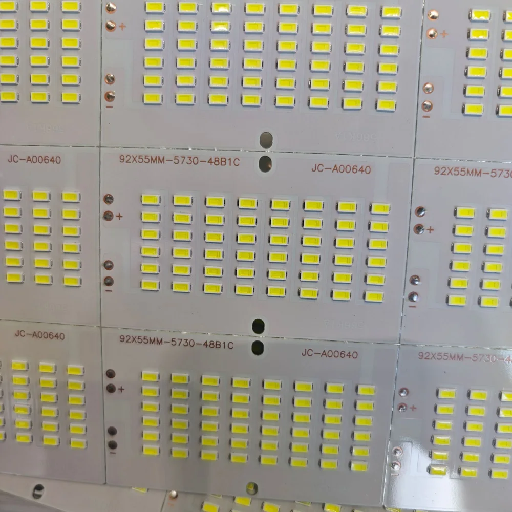Rdzeń lampy solarnej o wysokiej jasności, 5730 koralików, płytka z lampą LED, 48 koralików, zasilacz niskonapięciowy, 3,2 V, białe źródło światła