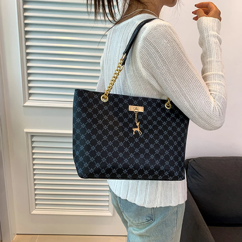 Neue Presbyopia-Handtasche mit Textur, weichem Leder, großem Fassungsvermögen, Tragetasche für Damen mit hängenden Accessoires, Schultertasche – Detail 8