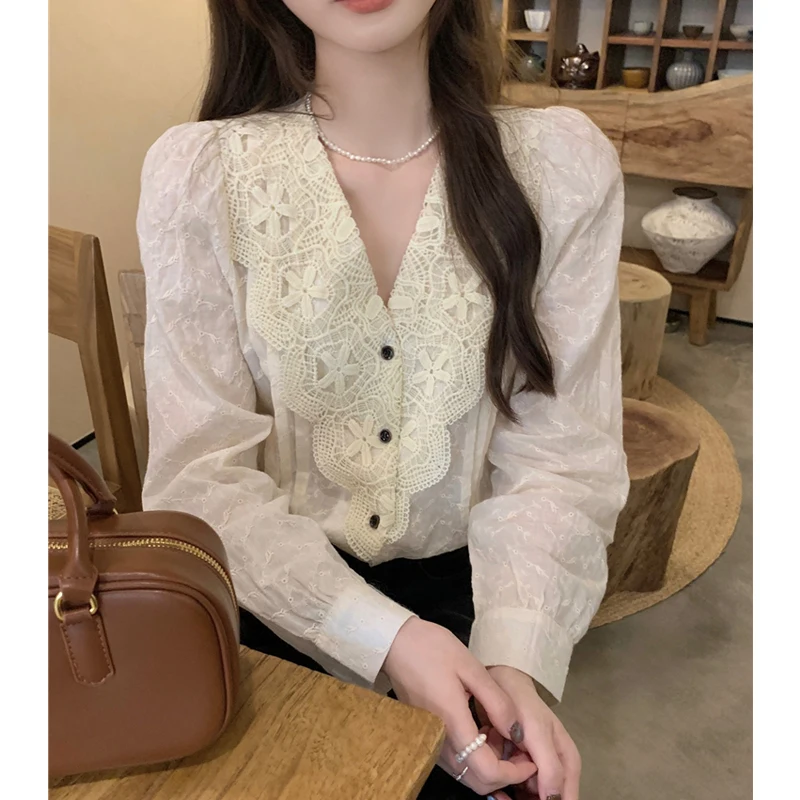 

2026 Spring Autumn French Style Long Sleeve Shirt V-neck Patchwor Lace Tops Single-breasted Women Blouse