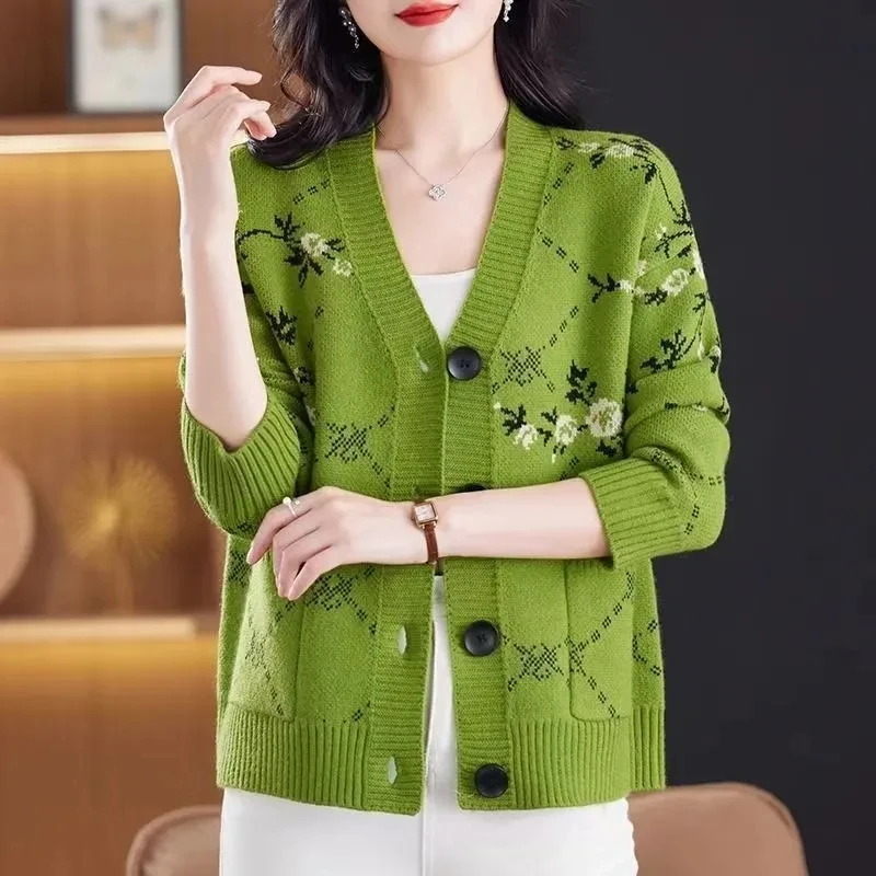 New Autumn/Winter 2025 Middle Aged Mother Ladies Knitting Cardigan Sweater Coat Long-Sleeve Korean Version Women's Sweater