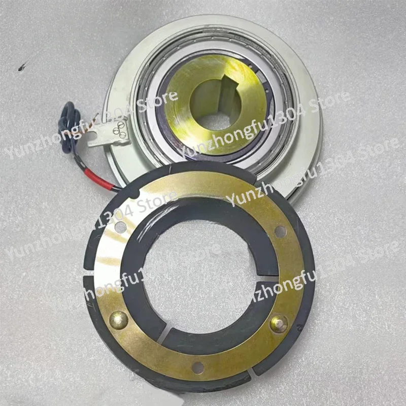 

Built-in Bearing DC24V 240Nm 68W Electromagnetic Clutch 14.105.20.3.3 Shaft Hole 40mm H7