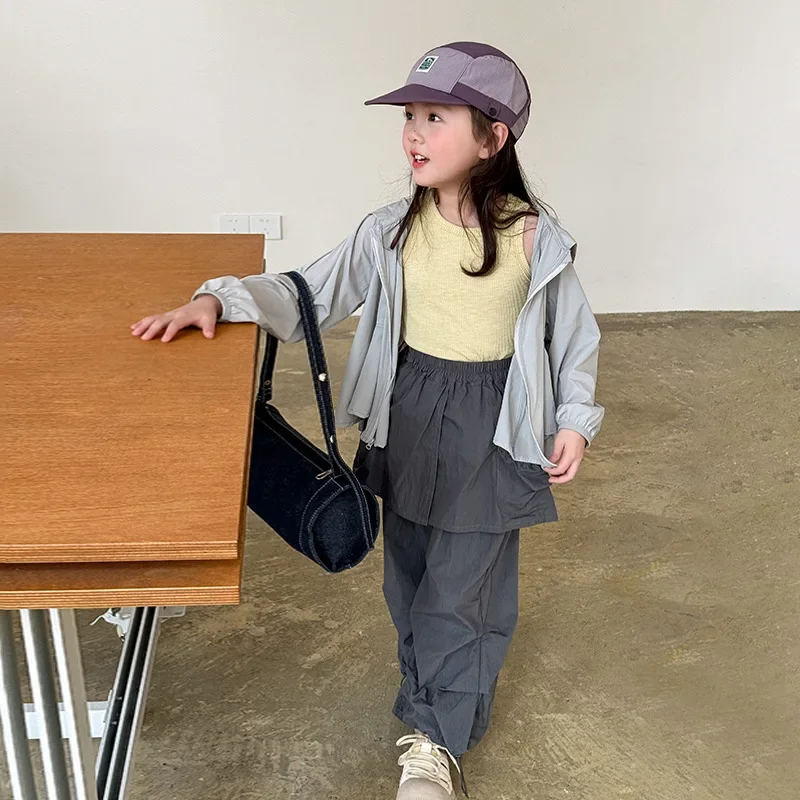 

Girls Set 2025 Summer New Childrens Wear Korean Style Baby Girl Sunscreen Vest Fart Curtain Cargo Pants Three-piece Set Casual