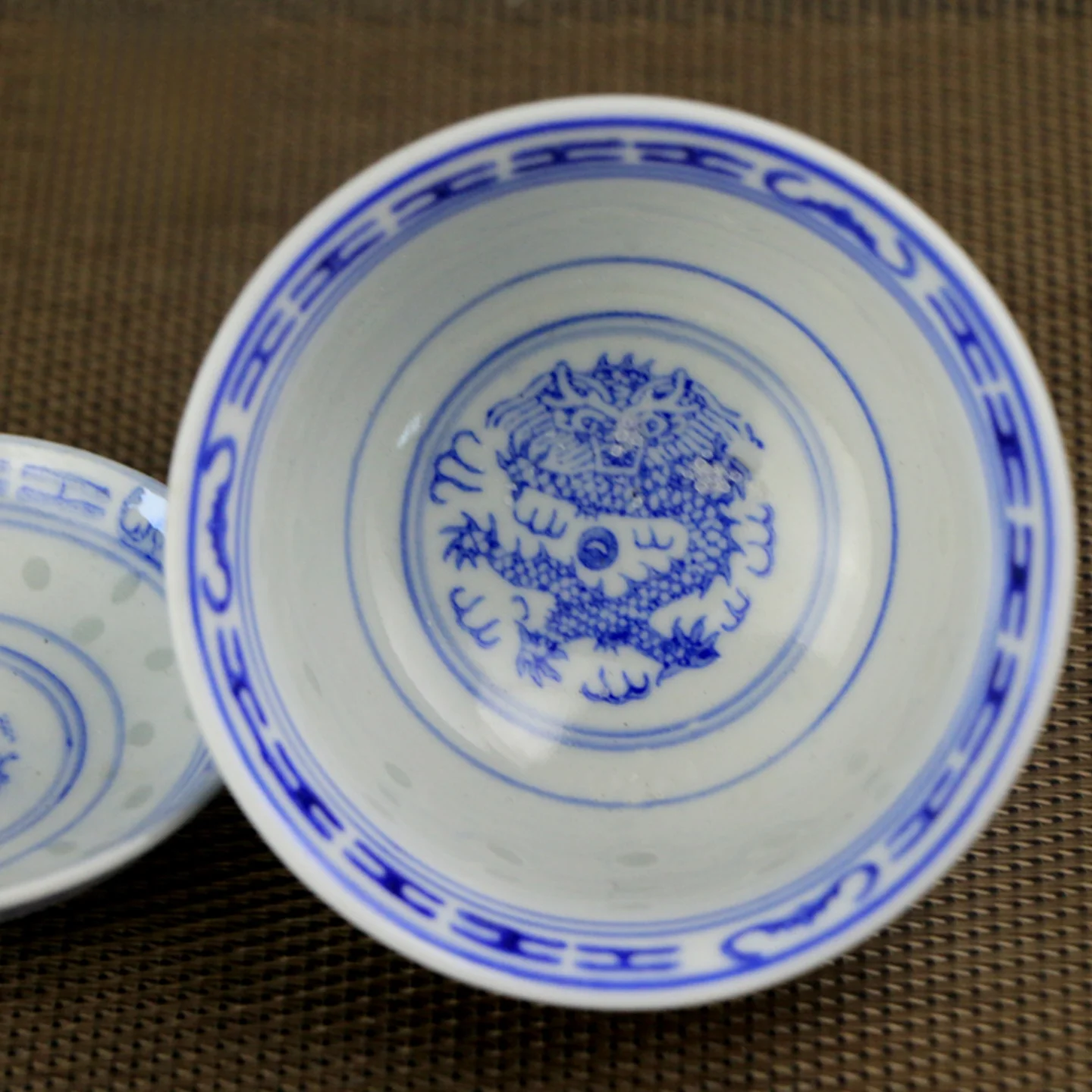 Jingdezhen Ancient Goods Gongfu Tea Set Blue And White Lingerie Small Transparent Rice Grain Tea Bowl  Cover Cup
