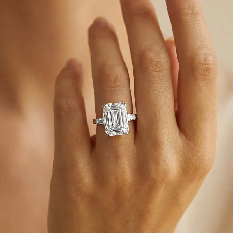 Täglich tragbare brillante quadratische Zirkonia-Ringe für Damen in Silberfarbe, hochwertige Damen-Accessoires, Hochzeits- und Party-Schmuck.