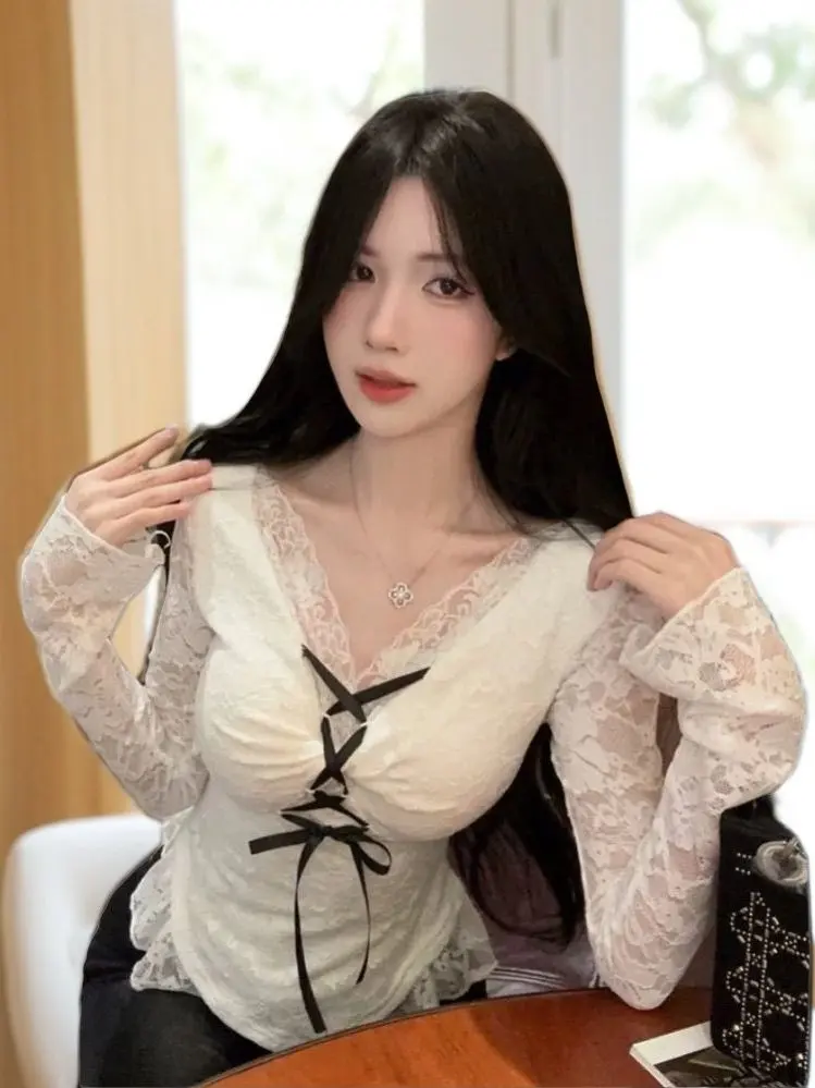 plus Size Lace Splice V-Neck T-Shirt Women's Sexy Style Long Sleeve Hollow out Atmosphere Korean Base Top Fashionable Shirt