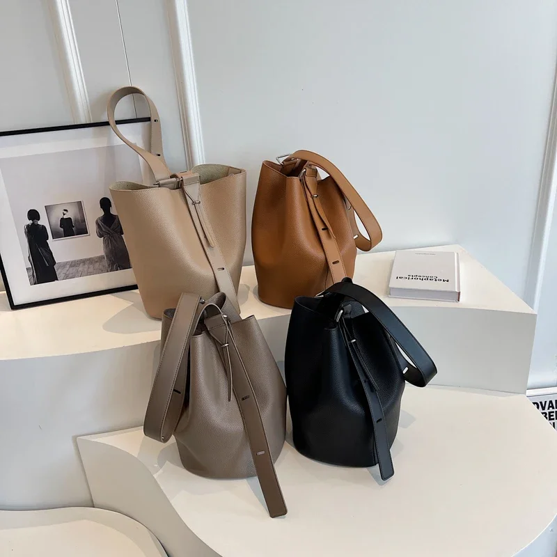 LEFTSIDE Retro Small Solid Color Leather Shoulder Bags For Women 2023 Designer Korean Fashion Female Handbags Underarm Bag