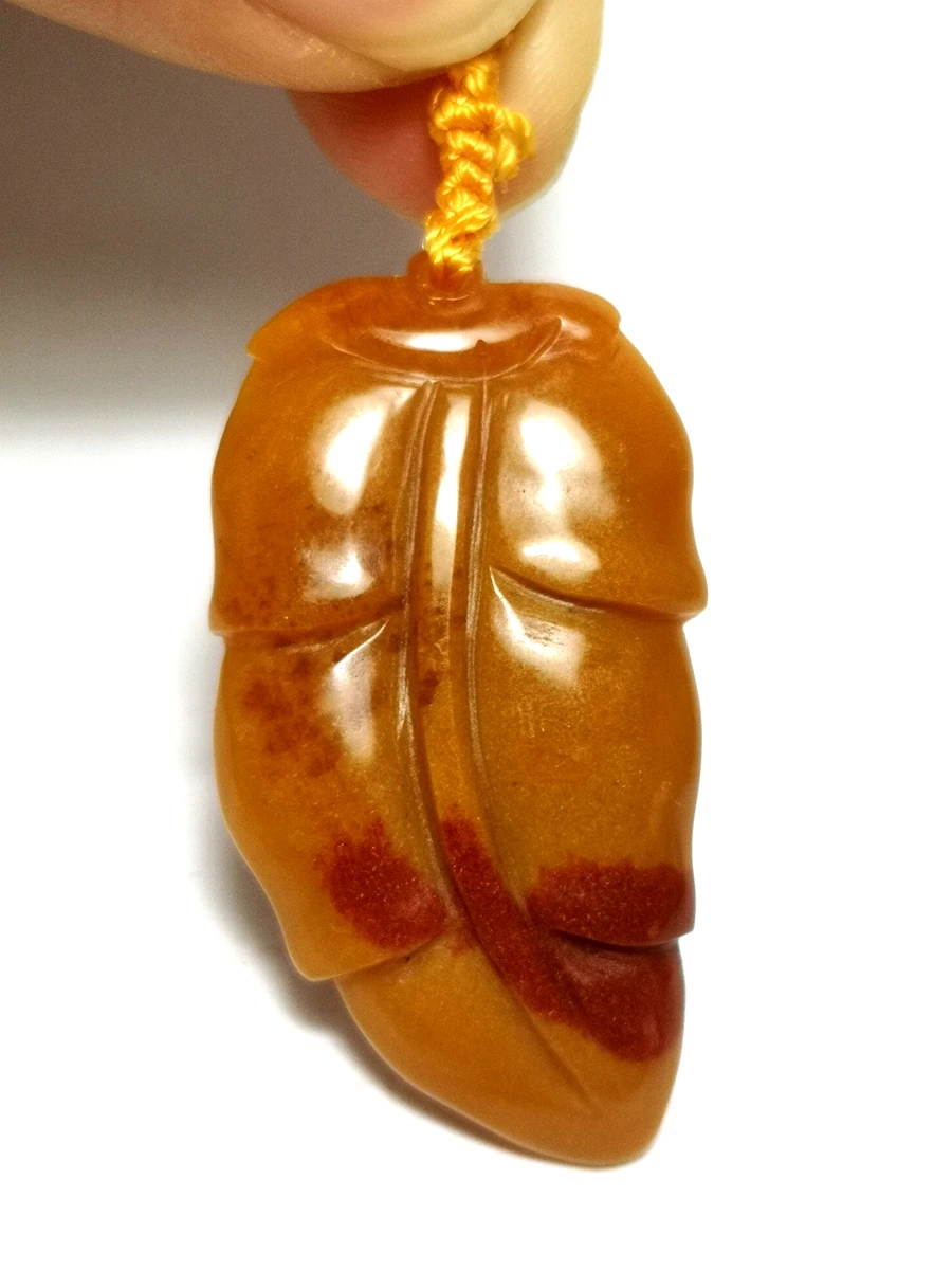 

YIZHU CULTUER ART 100% Natural Hand-carved Chinese Jade Necklace Pendant Pretty leaf Wonderful Gift