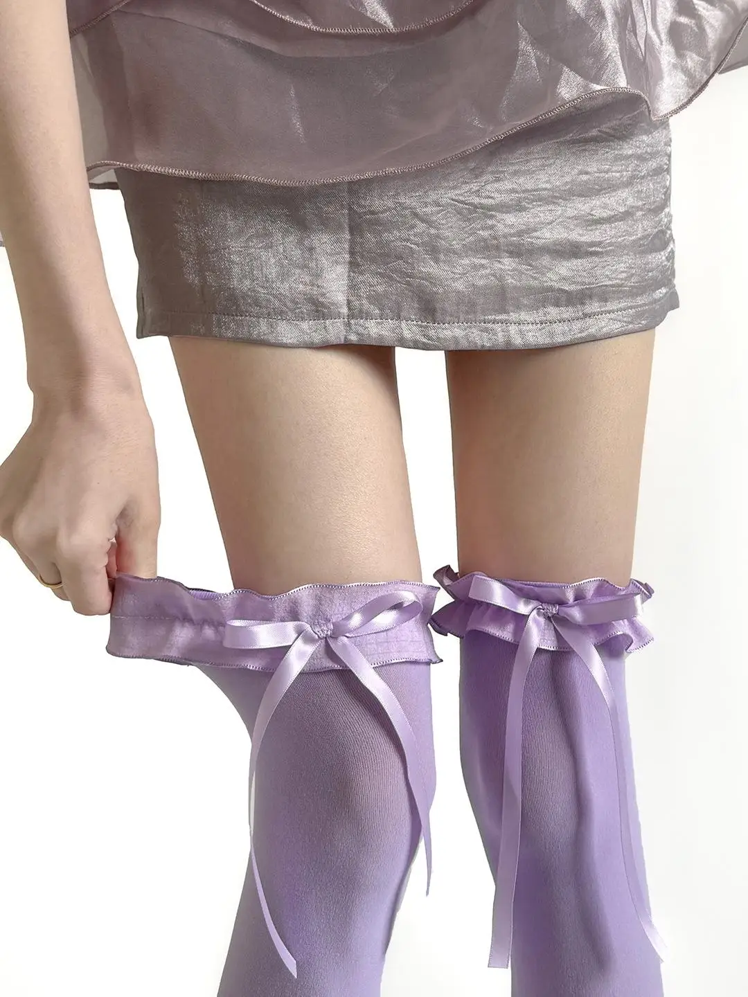 novas-meias-longas-femininas-df-de-verao-estilo-macaron-com-laco-de-renda-doce-em-veludo-cisne-acima-do-joelho-com-fita-fluida